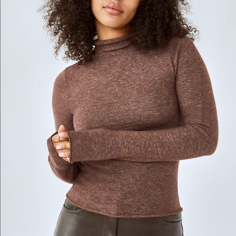 Aritzia Wilfred Darling Sweater